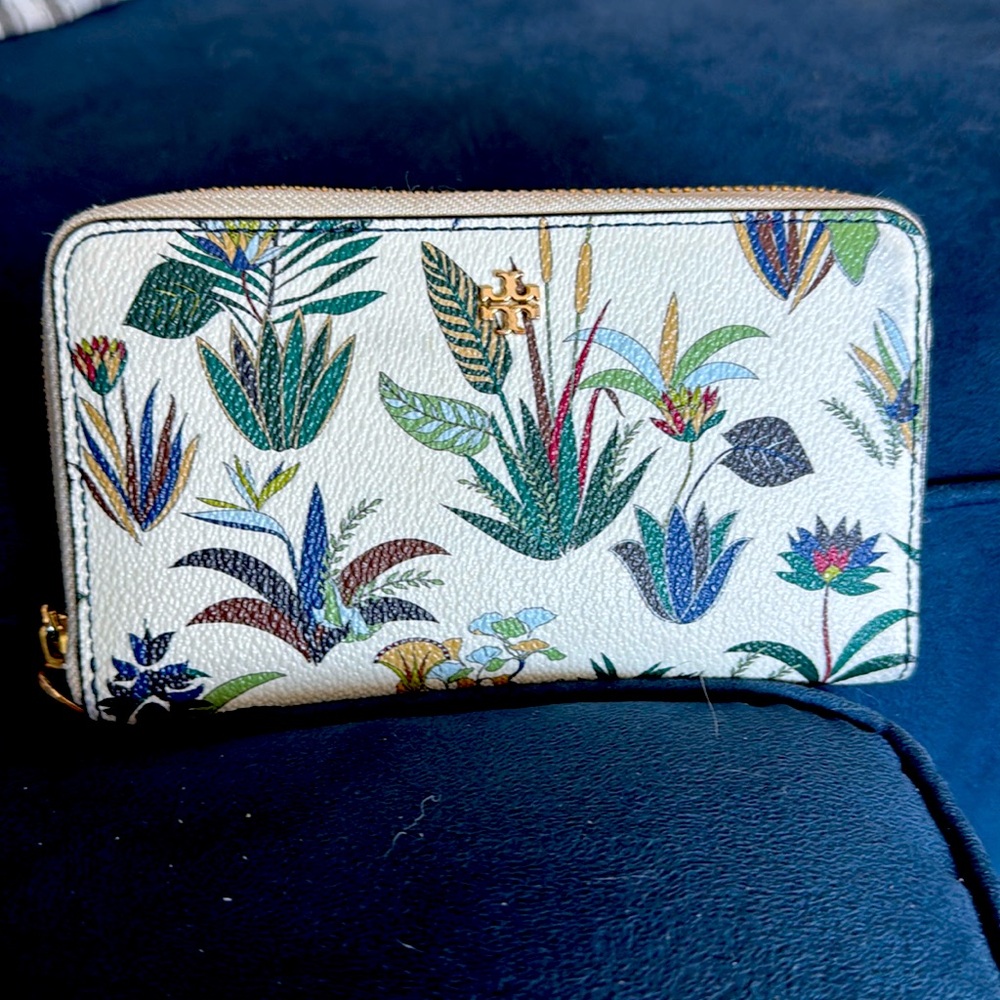Tory Burch Utopia Print Continental Wallet